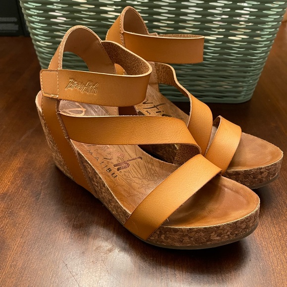 Malibu Blowfish Tan Wedge Sandals with Cork Heel and Platform - Picture 3 of 9
